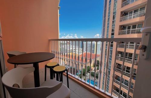 Pinagsama Appartement | BGC Venice Condo - Balcony, Pool, Wi-Fi - Suite 16