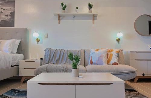 Pinagsama Appartement | BGC Venice Condo - Balcony, Pool, Wi-Fi - Suite 16