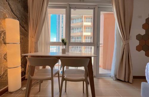 Pinagsama Appartement | BGC Venice Condo - Balcony, Pool, Wi-Fi - Suite 16