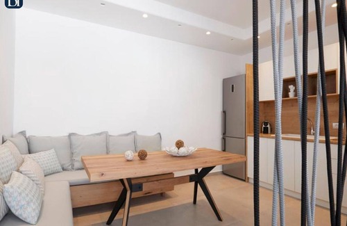 Exo Gialos Villa | BH321 - C - Villa Santorini / coordinates: 36.422736, 25.455346