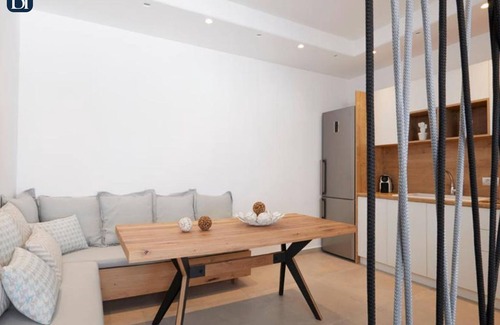 Exo Gialos Villa | BH322 - C - Villa Santorini / coordinates: 36.422736, 25.455346