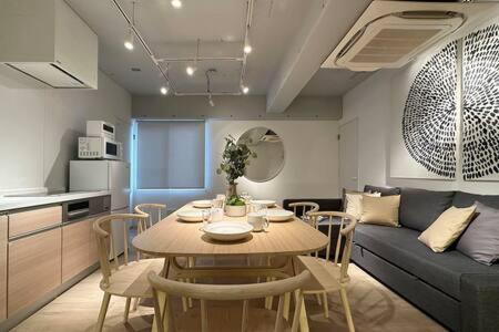Hiroshima City Centre Appartement | bHOTEL Art Bldg - Modern 2BR City Center for 8ppl