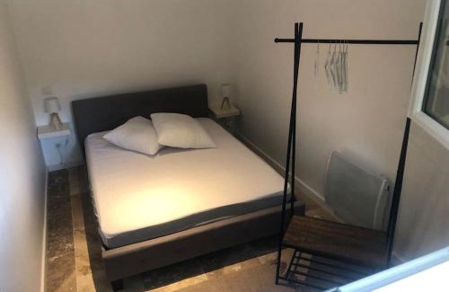 Pieusse Appartement | Bienvenue « À l’ombre du figuier »