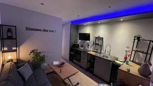 Dole Appartement | Bienvenue chez vous "appartement classé 2 étoiles en RDC avec espace extérieur et parking"