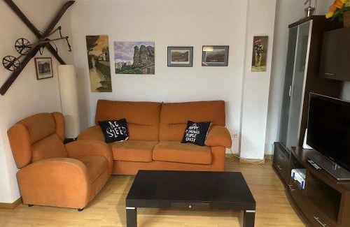 Biescas Appartement | BIESCAS Todas las comodidades y más GAS, GARAJE , TRASTERO, CENTRO, WIFI,