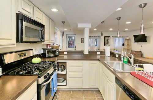 Petworth Appartement | Big 1/1 with REAL kitchen, steps2metro, amenities
