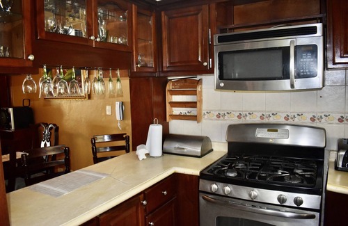 Alma Rosa Appartement | Big 3 bed rooms 4 beds Condo for Families & groups—30 mins away from mayor spots