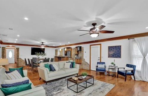 North Brookhaven Maison | Big 6br,4ba Home W 10-car Parking For Crewsgrps