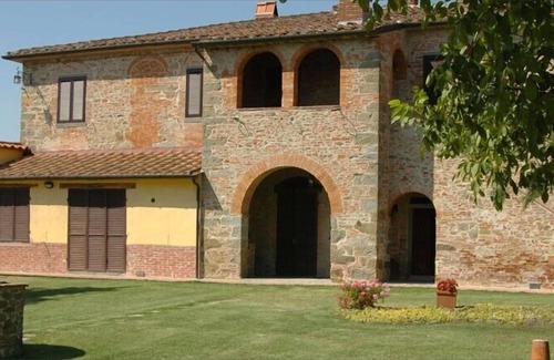 Le Piazze Villa | Ferme en pierre, piscine privée et jardin. Pour les familles et les amis. Animaux gratuits