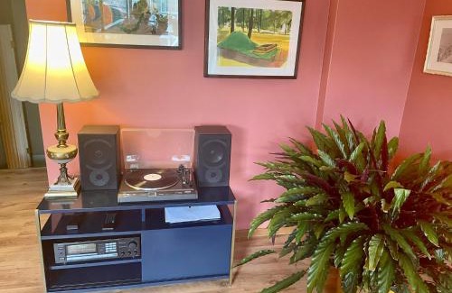 Kitchener Appartement | Big apartment by the Farmers market