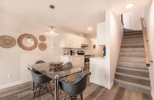 Longue-Pointe Appartement | Big apartment on 2 floors