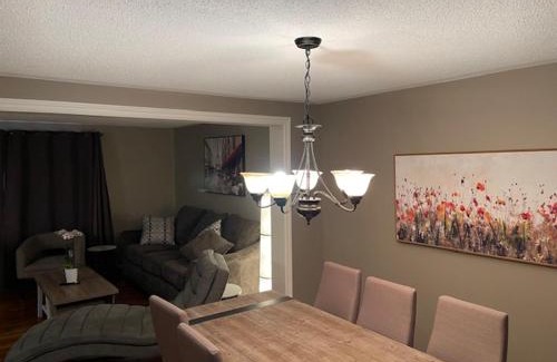Ottawa Division Maison | Big Bedroom, 24