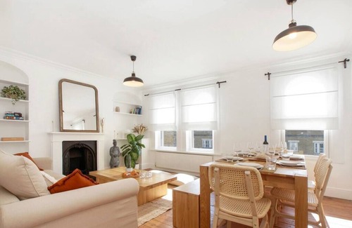 Mile End Appartement | Big, bright & cosy apartment 2 min from Mile End Station, near Victoria Park