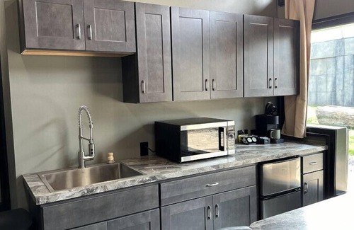 Town of Sullivan Maison | Big Cat Bungalows at The Haven - Lion 4