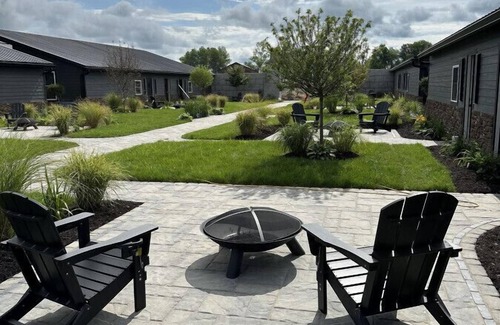 Town of Sullivan Maison | Big Cat Bungalows at The Haven - Lion 2