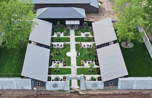 Town of Sullivan Maison | Big Cat Bungalows at The Haven - Lion 2
