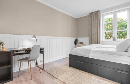 Bergenhus Appartement | Big central apartment w/a view and parking