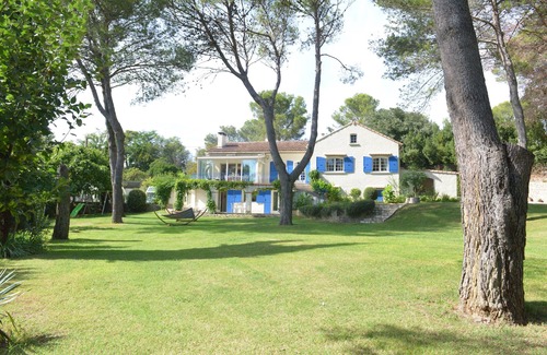 Caveirac Villa | SUPERBE VILLA TOUT CONFORT 12 pers avec PISCINE sur parc PINEDE 3000m²
