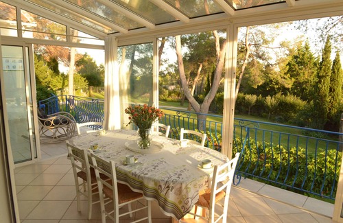 Caveirac Villa | SUPERBE VILLA TOUT CONFORT 12 pers avec PISCINE sur parc PINEDE 3000m²