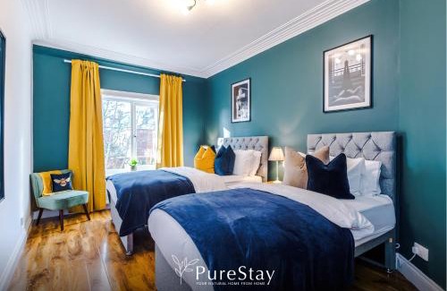 Headingley Maison | BIG Elegant House in Headingley Leeds -10 actual beds and sleeps 13 by PureStay