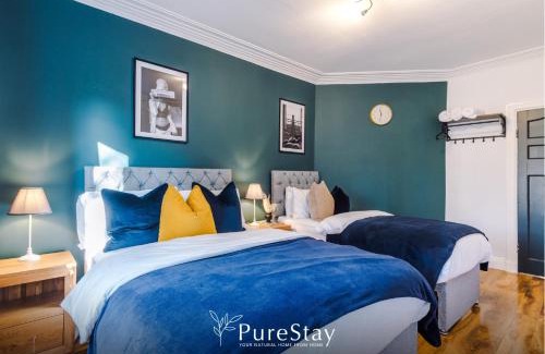 Headingley Maison | BIG Elegant House in Headingley Leeds -10 actual beds and sleeps 13 by PureStay