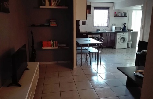 Chateaugay Appartement | grand F2 Châteaugay entre Clermont-Fd, Riom proche vulcania