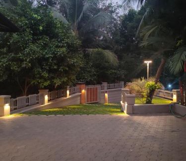 Thodupuzha Maison | Big Family Getaway 3BHK Extra Beds Private