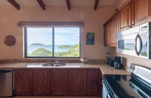 Potrero Maison | Big Hillside Villa in Potrero With Pool and Panoramic Ocean Views