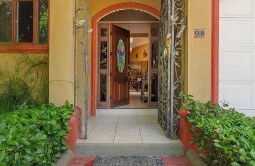 Bejuco Maison | Big & Homely 3 BDR house, Private Pool, Tennis- near the beach