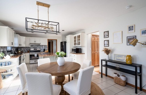 Kentwood Maison | Big House 2 Bedrooms in a House All to Yourself