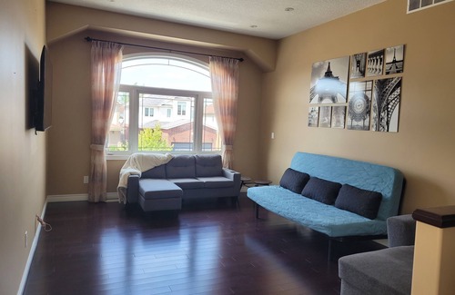 Highland West Maison | Big house for the big family!