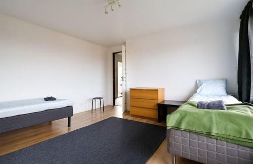 Molndal Villa | Big house for workers & Family with free parking