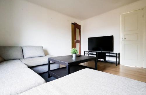 Molndal Villa | Big house for workers & Family with free parking