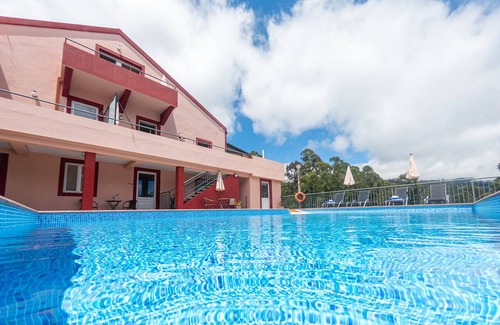 Prazeres Maison | Big house with 5 individual apartments, pool and big BBQ