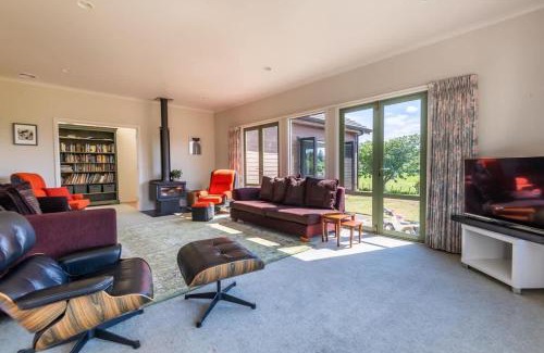 Tikitere Maison | Big Inn Brunswick