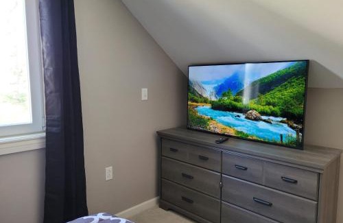 West Seneca Maison | Big new house with huge parking