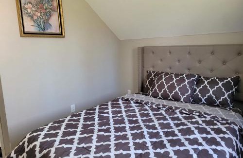 West Seneca Maison | Big new house with huge parking