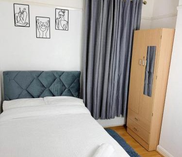 East Ham Maison | Big Room in East Ham