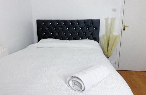 East Ham Maison | Big Room in East Ham
