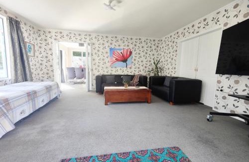 Johnsonville Appartement | big sale was 258 now from 138 for 2or3 bedrooms