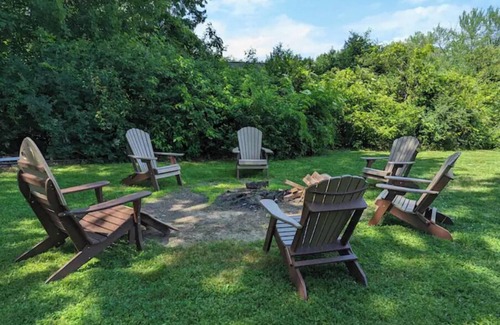 Linesville Cottage | Big Sky Cottage, Quiet, Relaxing Retreat