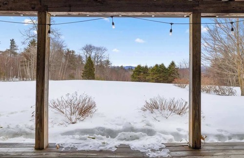 Newbury Maison | Birch Grove Retreat Atop Sunapee / Ski + Lake Life