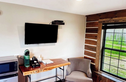Lake Itasca Hôtel | {Big Timbers} Lodging next to North Entrance of Itasca State Park