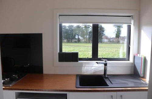 Christchurch Maison | Big View from a Tiny House, Cashmere
