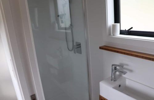 Christchurch Maison | Big View from a Tiny House, Cashmere