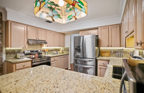 Isle of Palms Maison | Big Wheelchair Accessible Home Close to Beach/Mayo with Zen Den and Fenced Yard