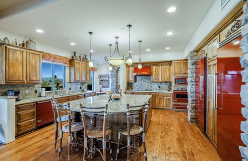 Fountain Hills Maison | BIGGEST BEST MANSION In NE Scottsdale Area- VIEWS, Infinity Pool, MOVIE THEATER!