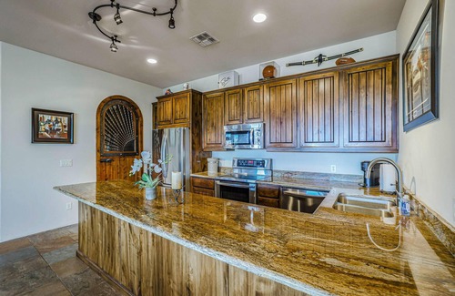 Fountain Hills Maison | BIGGEST BEST MANSION In NE Scottsdale Area- VIEWS, Infinity Pool, MOVIE THEATER!