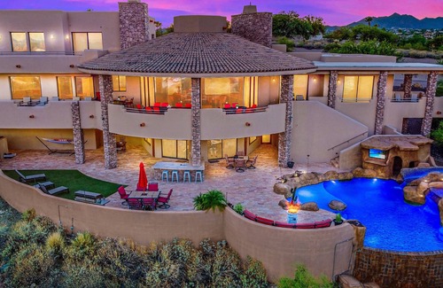 Fountain Hills Maison | BIGGEST BEST MANSION In NE Scottsdale Area- VIEWS, Infinity Pool, MOVIE THEATER!