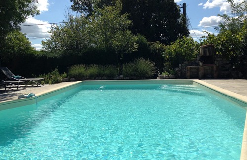 Belmontet Maison | Grange spacieuse avec charme sophistiqué, emplacement de lot tranquille et piscine isolée